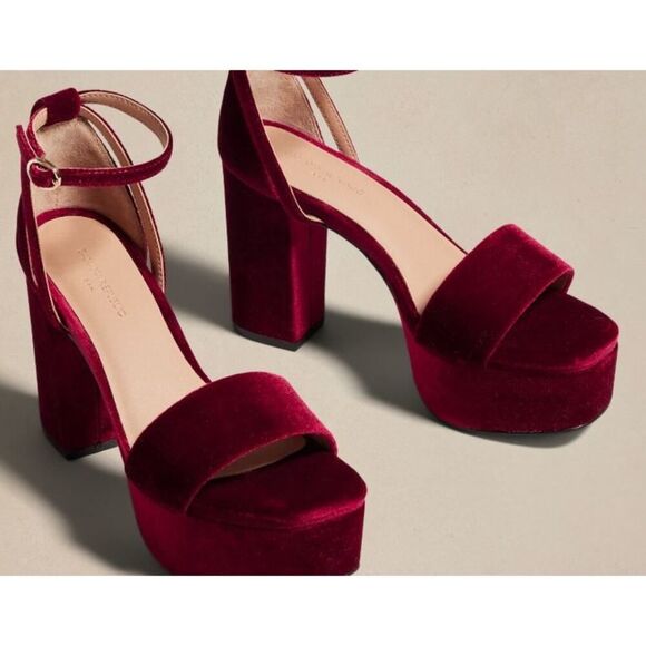 Banana Republic Shoes - Banana Republic Women's Velvet Platform Dress Heel Pumps Sz 6 NWT 175 IRRG